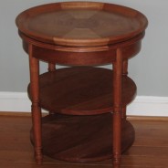 Round accessory table